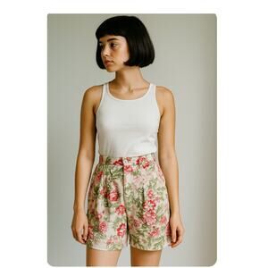 Vintage Linen Floral Print Shorts Size W 24 Pleated Pocket Cottage Core Neutral